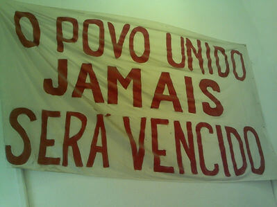 Bandeira "O povo unido jamais sera vencido"